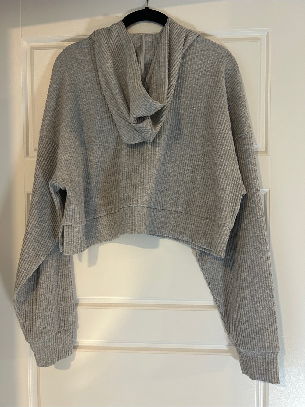 ALO Gray Ribbed Cropped Hoodie & Jogger Set - Picture 5 of 7